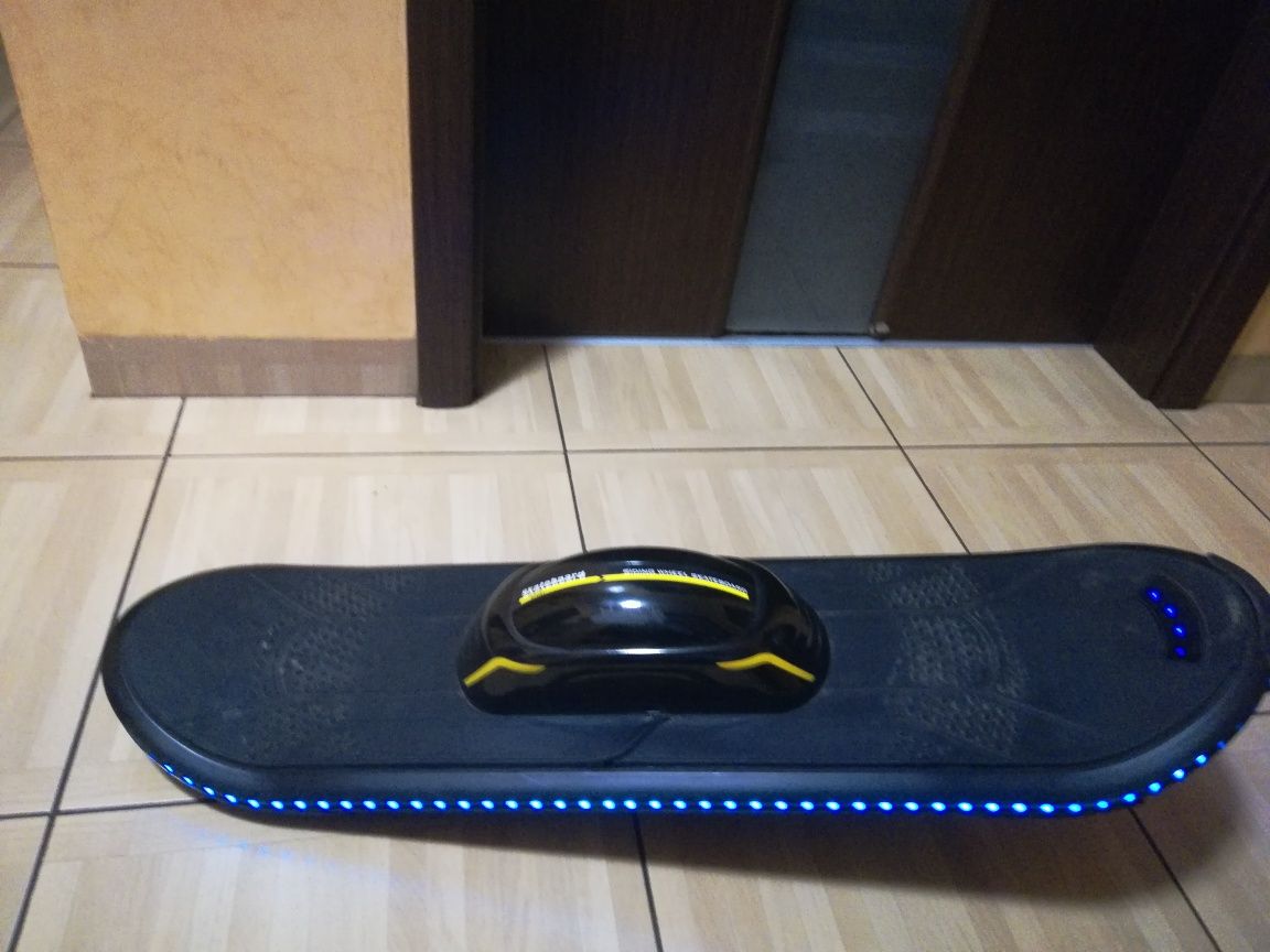 Skateboard One Wheel. Deskorolka elektryczna