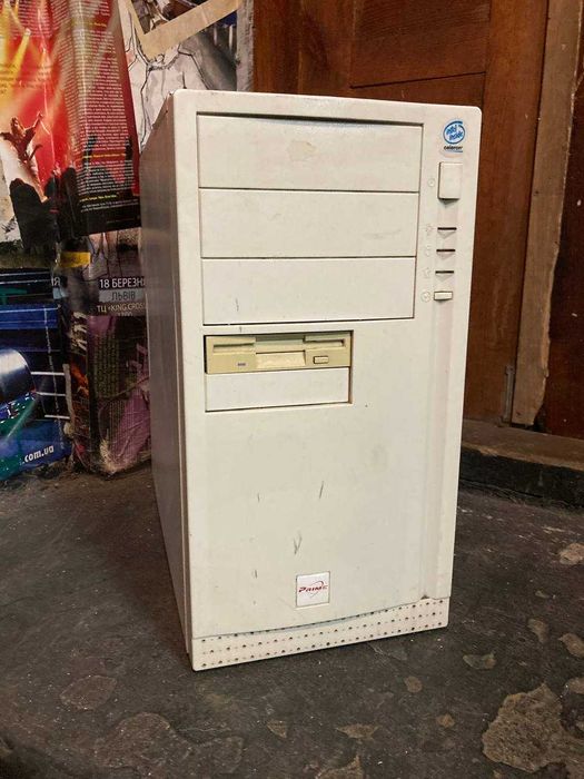 Раритетний ретро комп'ютер системний блок PrimePC Pro 70 (2004 р.)