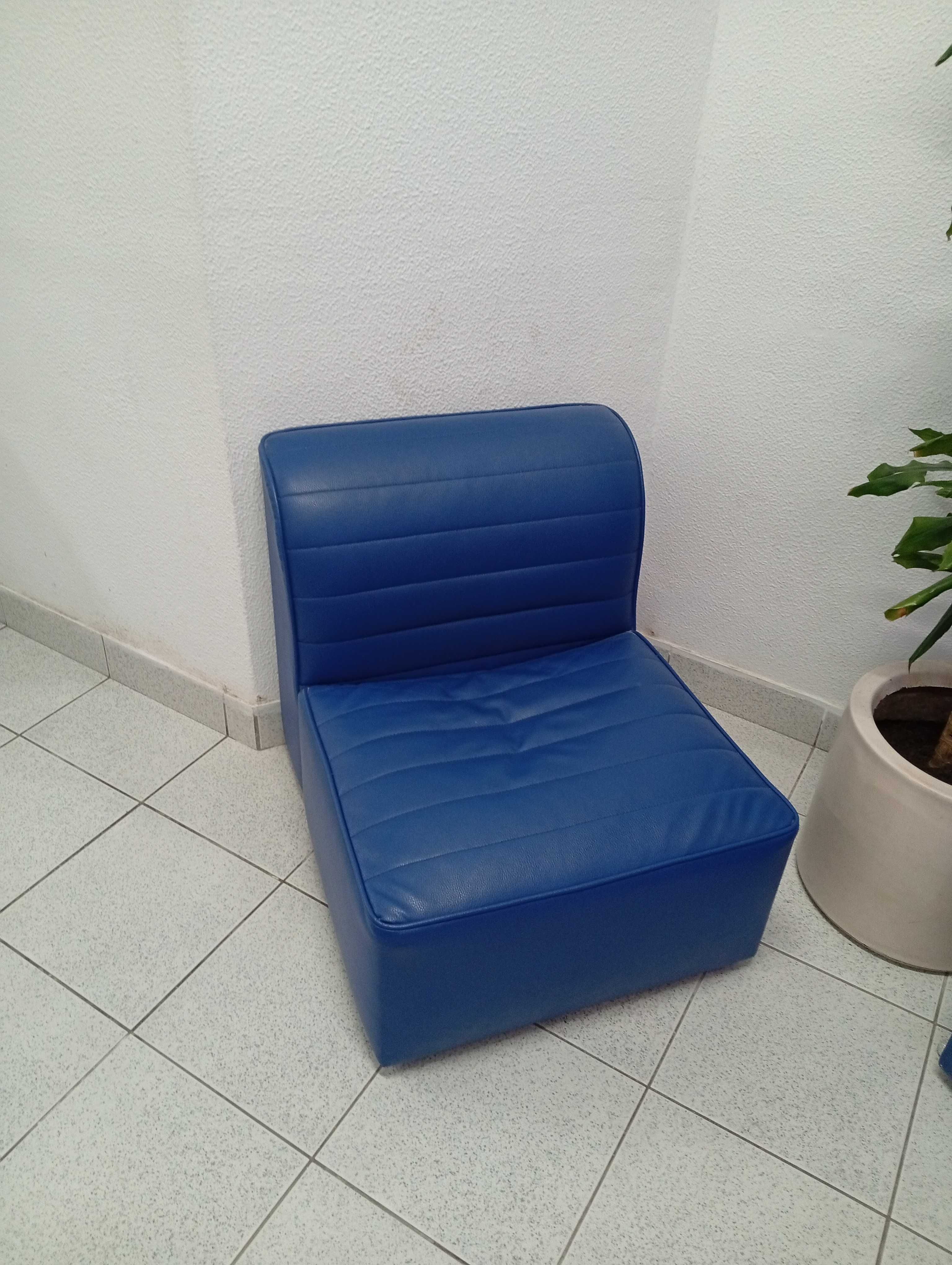 Vendo Sofás impecáveis