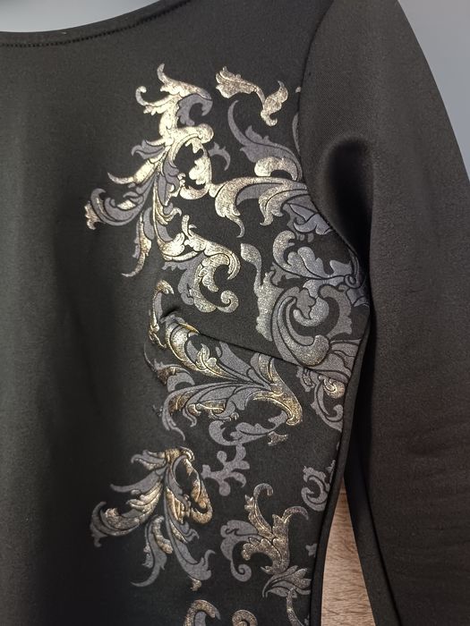 Czarna sukienka ze złotymi zdobieniami River island S 36 Andrzejki
Sze