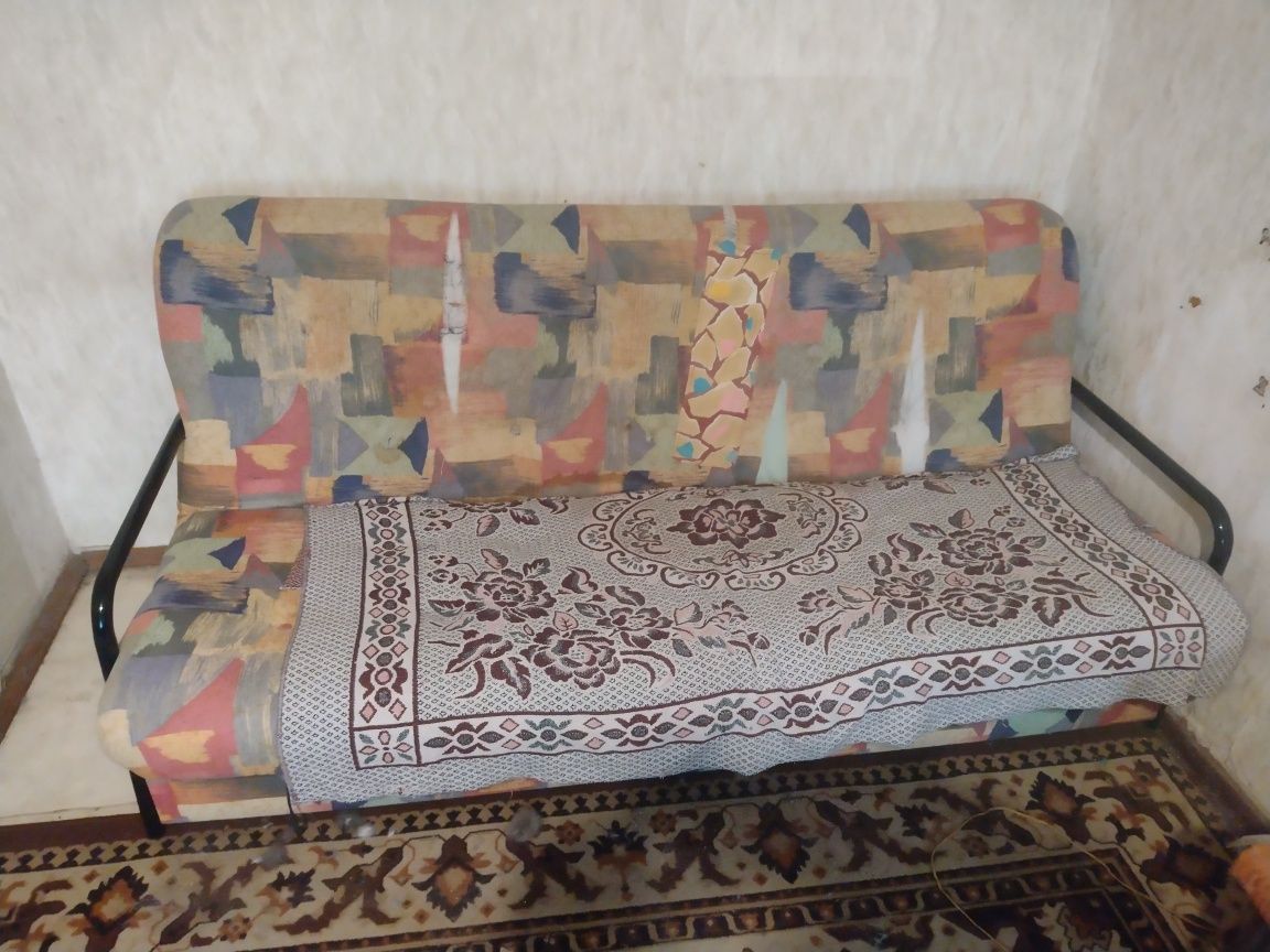 Шкаф, диван, сервант, кровать,