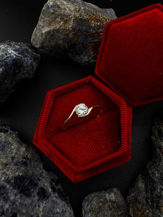 Złoty Pierścionek Duża Cyrkonia | JAK NOWY | 585 | 1.92g