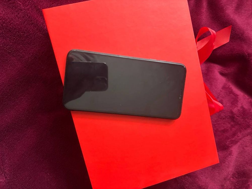 Продам айфон xs max .256гб.
