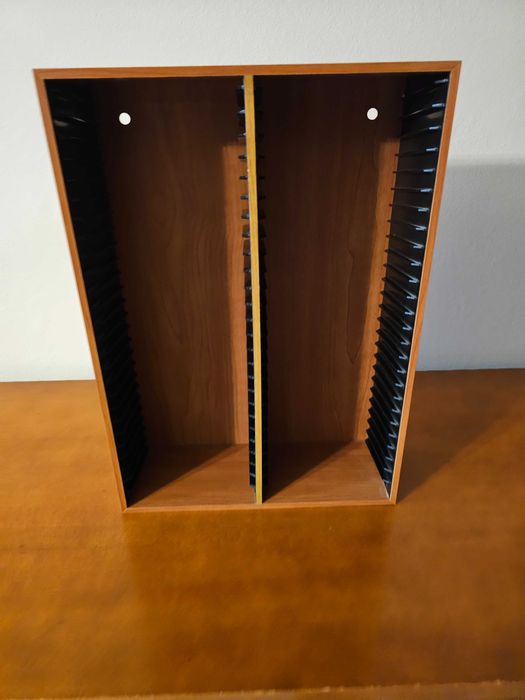 Stojak na płyty  50 szt CD