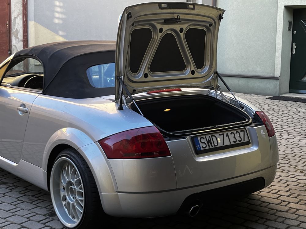 Audi TT roadster (cabrio, kabriolet)