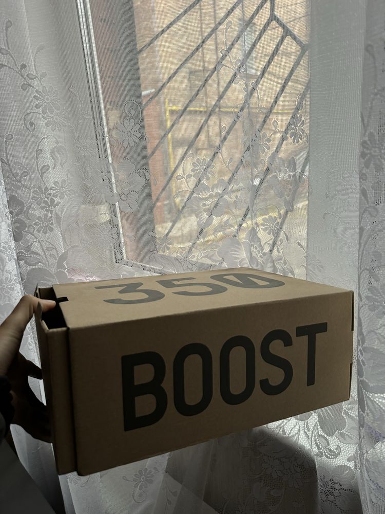 Оригинал! Как новые! 38р adidas Yeezy Boost 350 V2 MX Rock