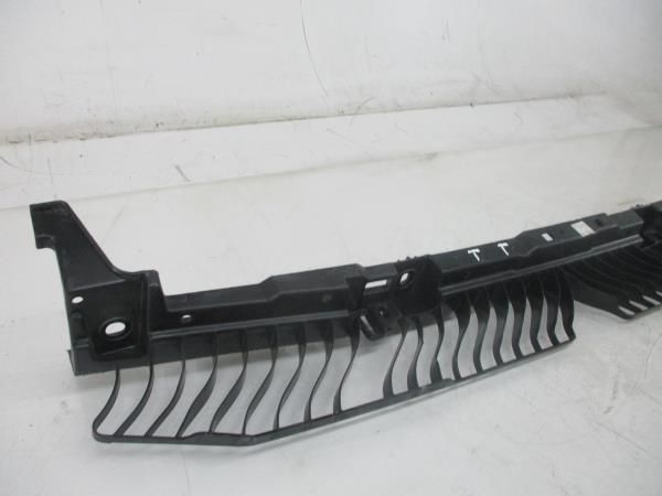 Guia de pára-choques trás direita VOLKSWAGEN Polo (AW1)