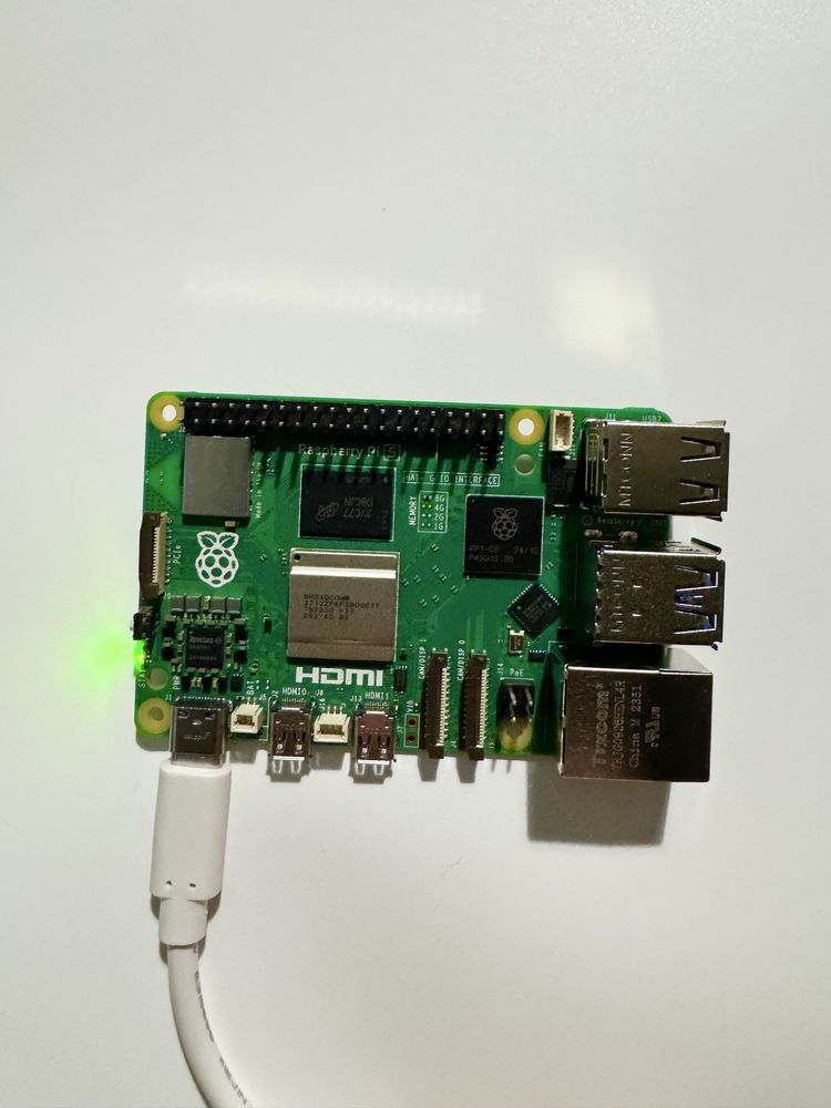 Raspberry Pi 5 8GB RAM + Carregador + Cartão 128GB – Novo e Funcional