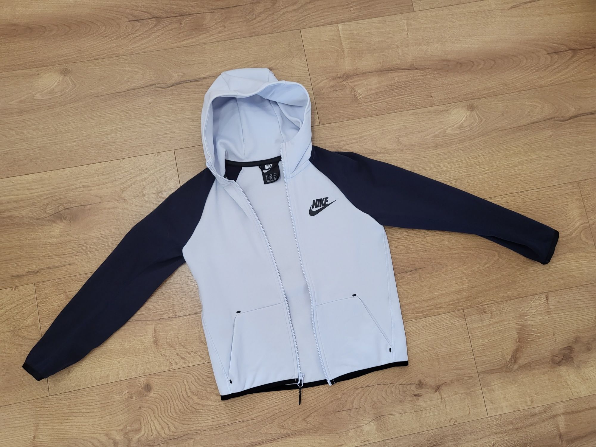 Nowy dres nike rozmiar 137-147 M