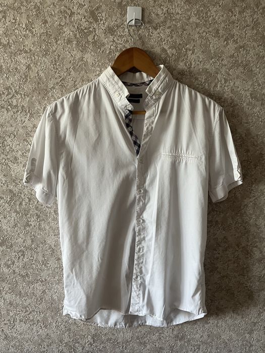 Рубашка короткий рукав, белого цвета, размер L, состояние отличное.