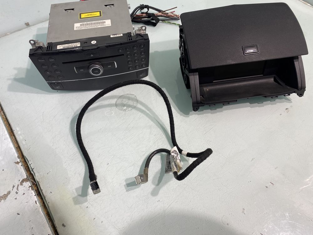 Mercedes C W204 Radio CD RDS Wyświetlacz Kratka Środkowa