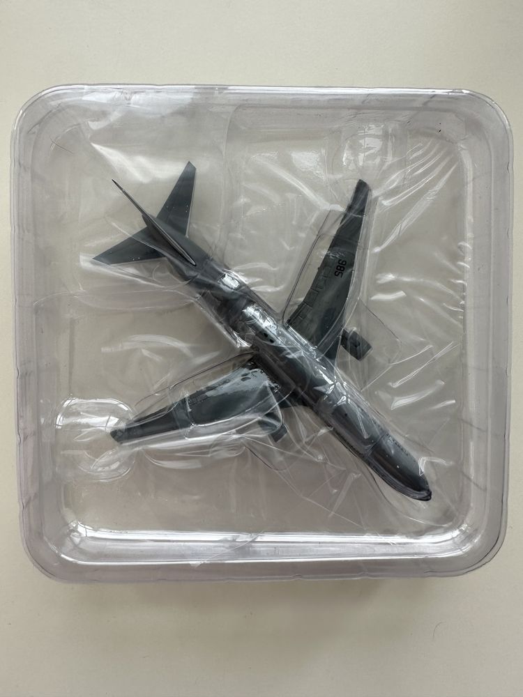 Продам модель Boeing 767-300ER фирмы JC wings