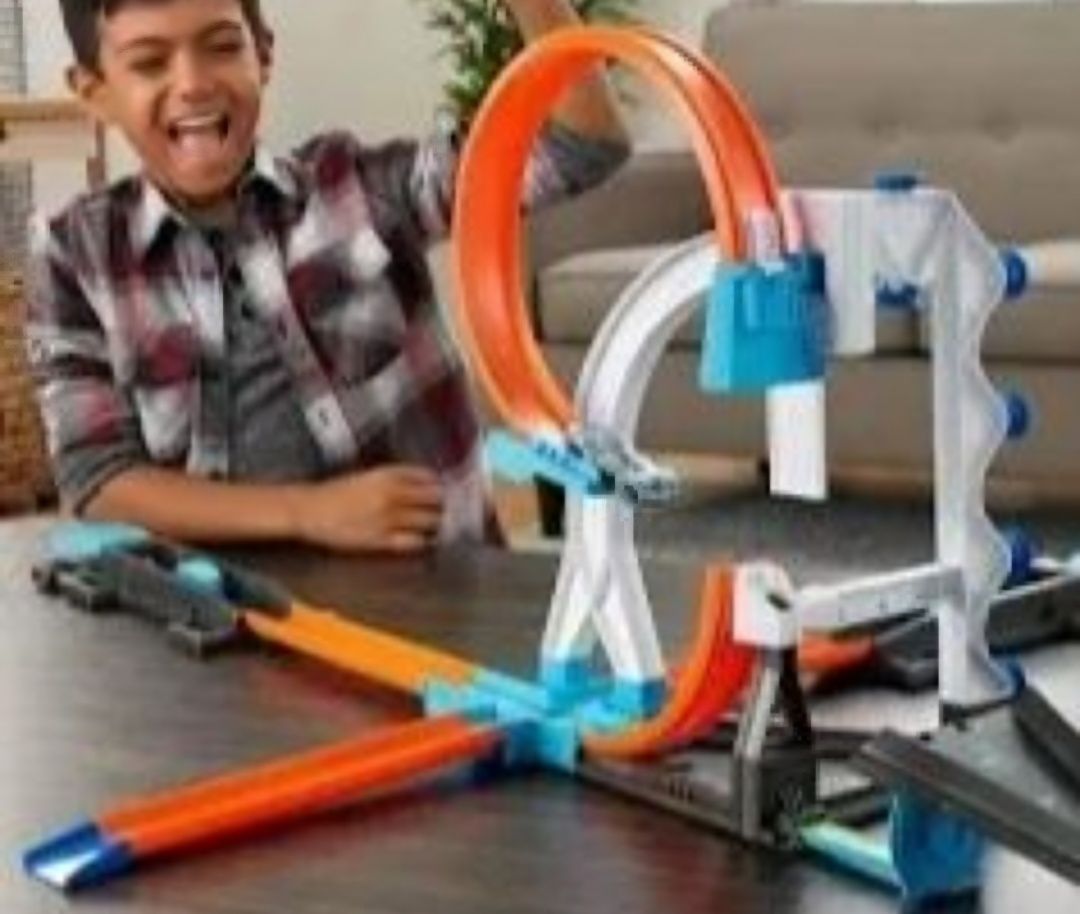 Zestaw Hot Wheels Track Builder z samochodzikami