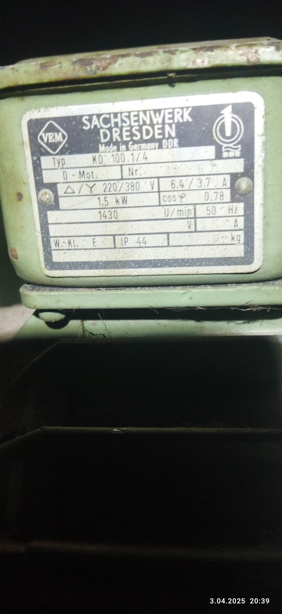 Kompresor 250 l .