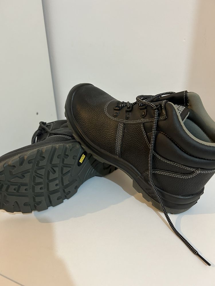 Bota com biqueira de aço tamanho 44 Safety Jogger