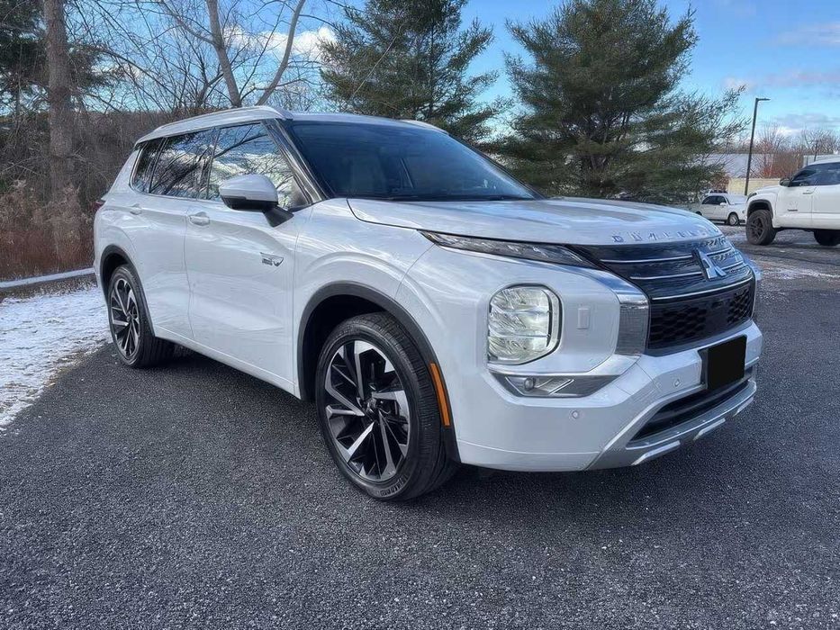 Mitsubishi Outlander Hybrid Plug-in      2023
