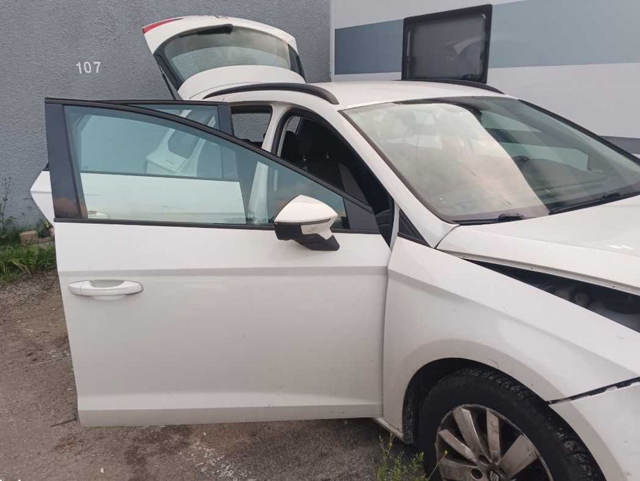 SEAT LEON Ecomotive 1.6 TDI. Diesel. 2016 rok. 110 KM. Uszkodzony