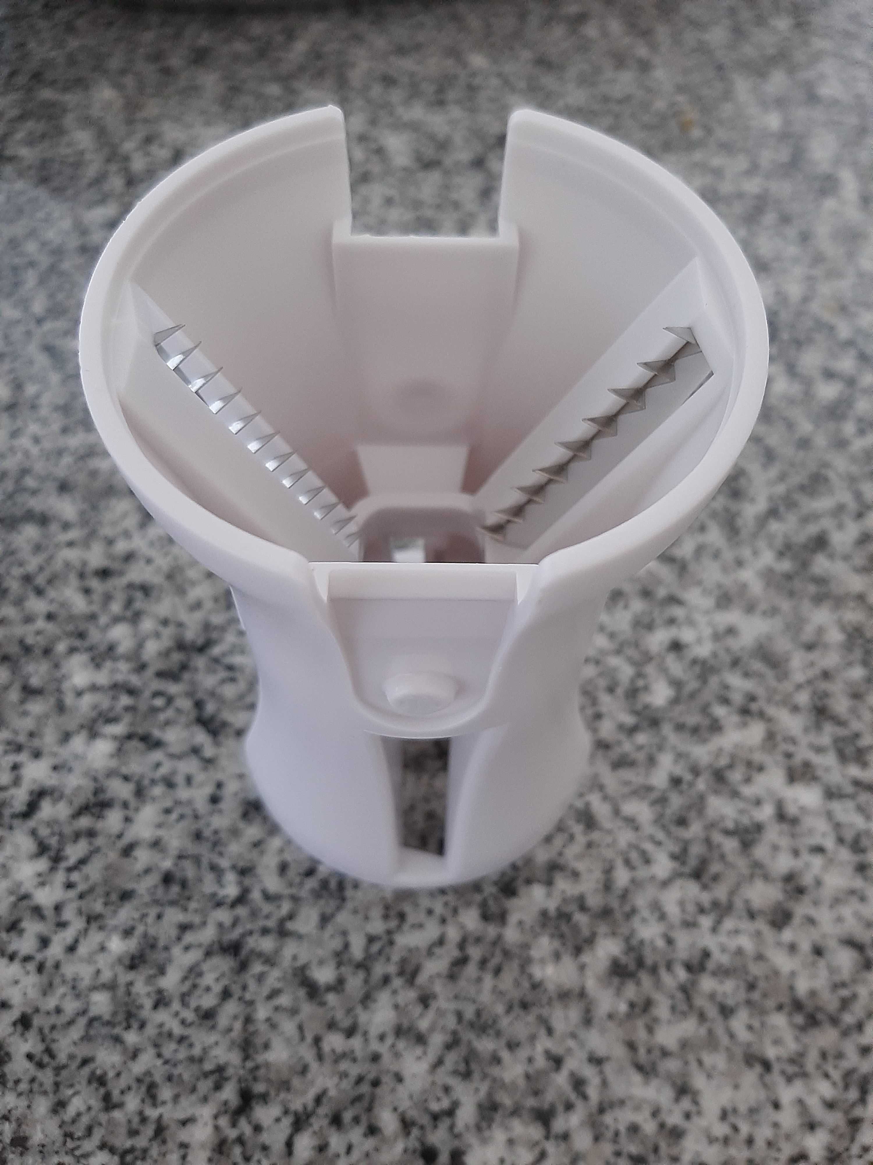 NOVO Ralador de legumes manual