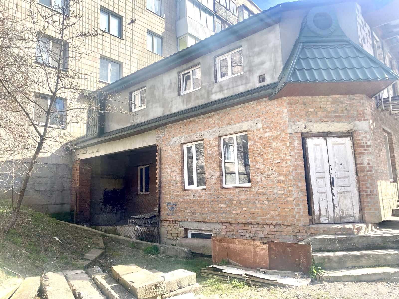 ПРОДАЖ  комерц. приміщення 214 кв.м + підвал 73 кв.м, м. Тернопіль