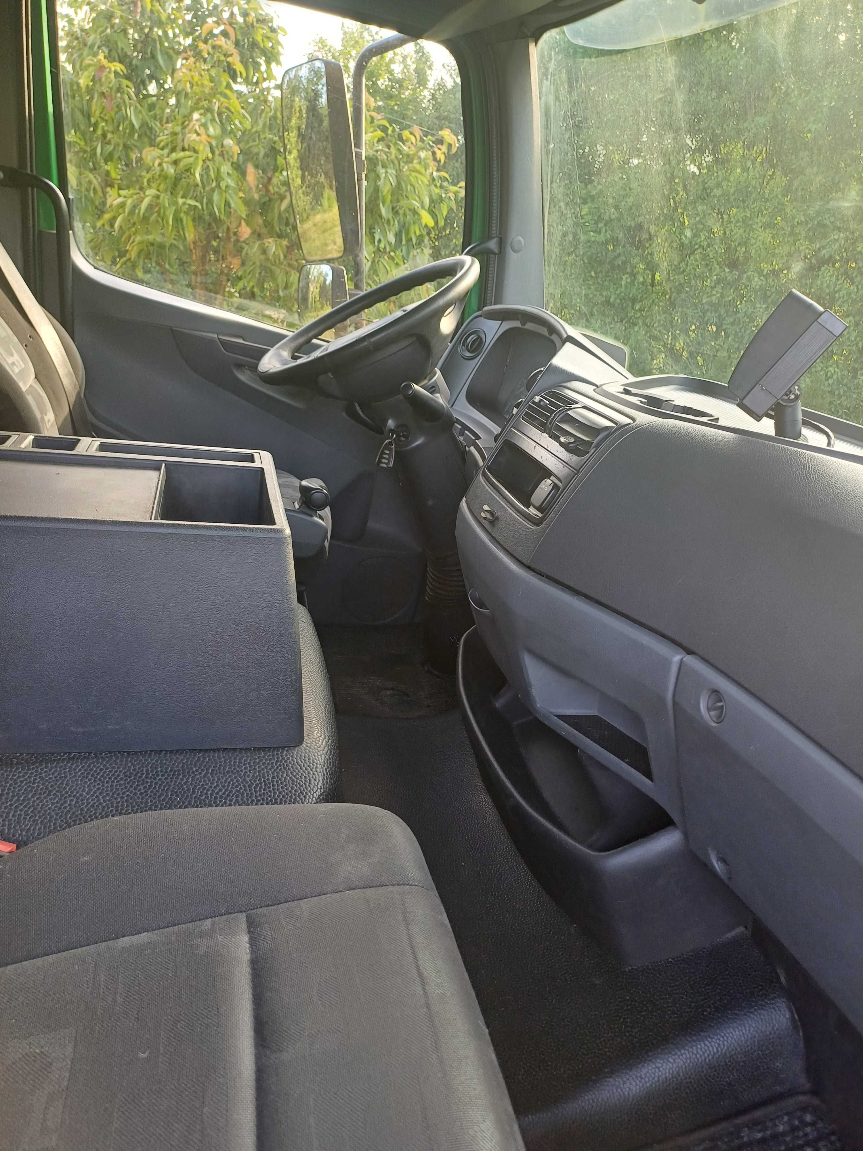 Mercedes Atego 1018.