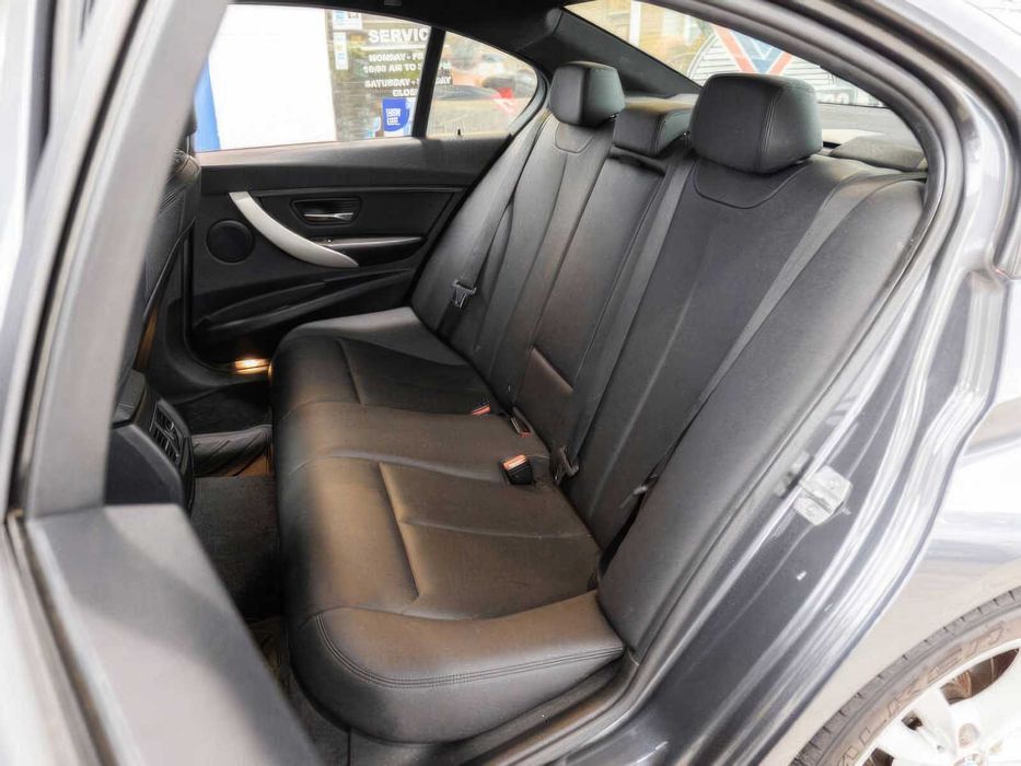 BMW 3 Series 320i      2016