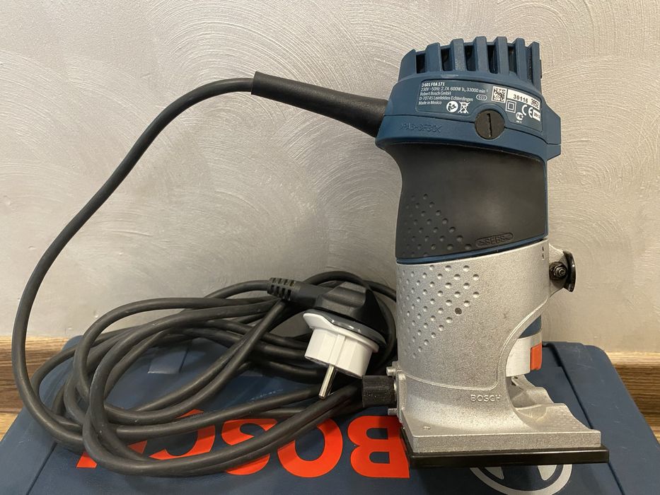 Фрезер Bosch GKF 600