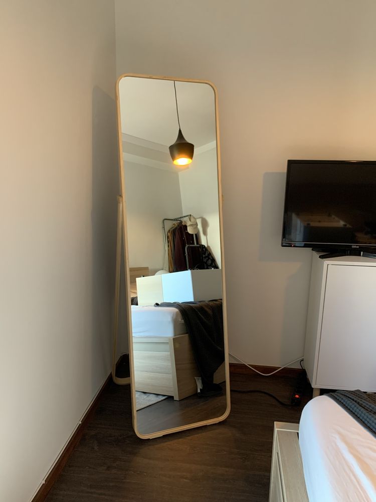 Espelho de pé ikea Ikornnes