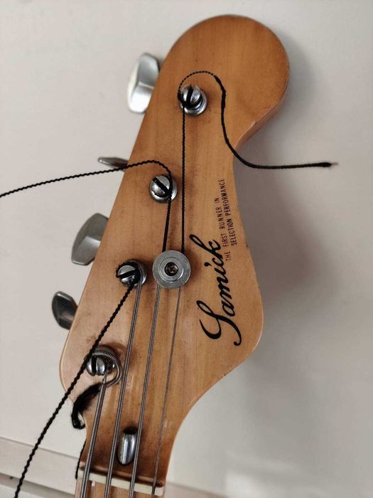 Samick B628 Electrico Baixo