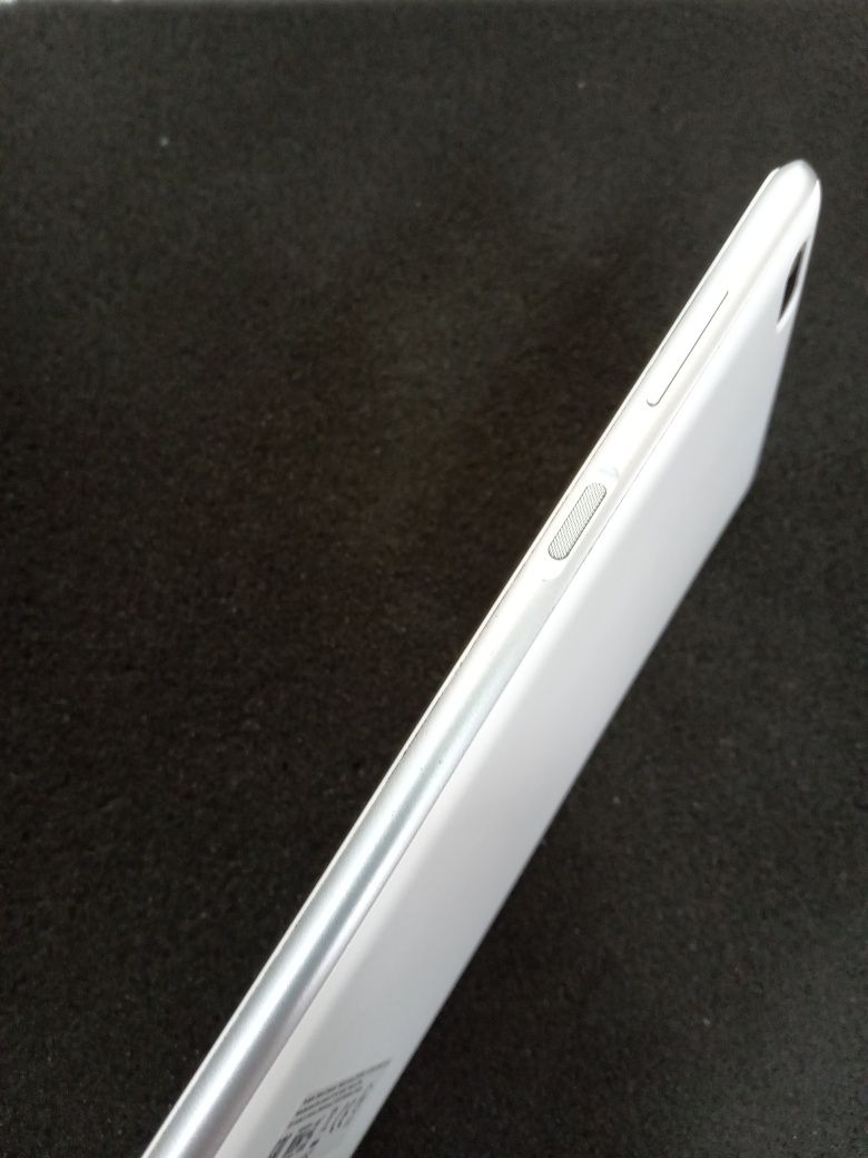Планшет Lenovo Tab 4 7 TB-7504X LTE (16gb)