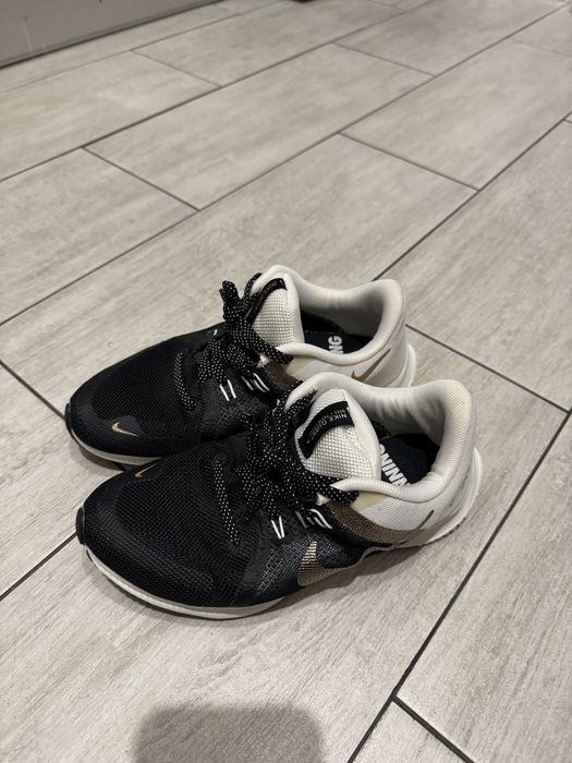 Кросівки Nike жіночі для бігу , ідеальний стан