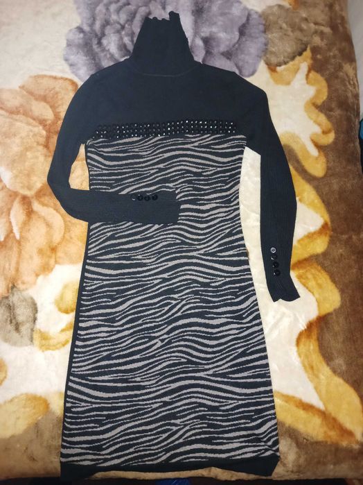 Тёплое зимнее платье под горло