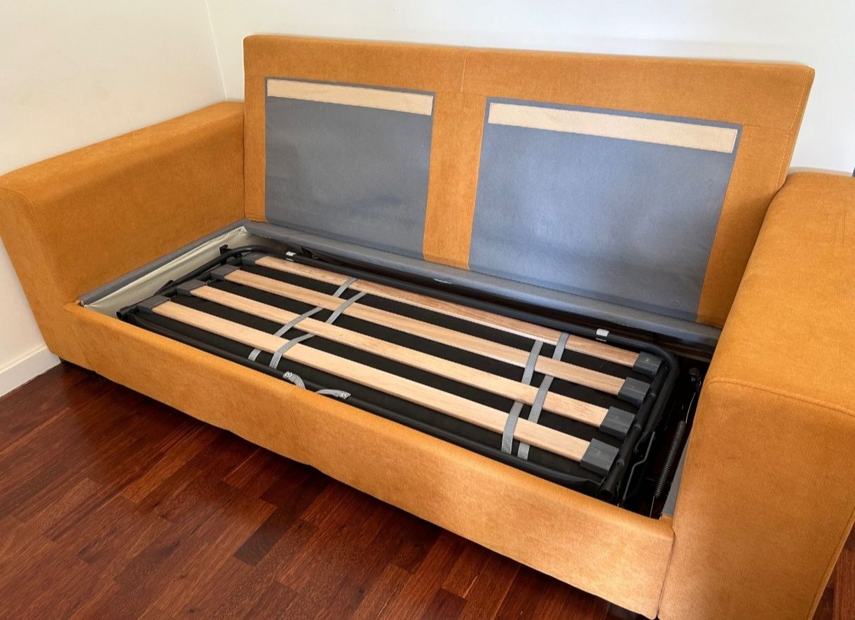 Sofá/Cama em Bom Estado