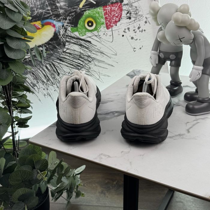 Кросівки Hoka Clifton 9 44 розмір E1155