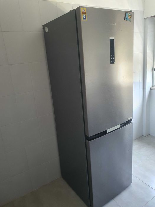 Frigorífico novo