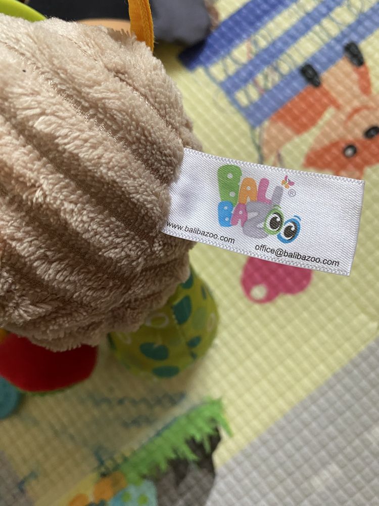 Dumel BaliBaZoo zawieszka piesek i spirala lisek dla niemowlaka