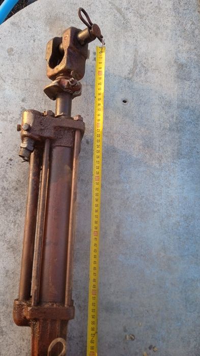 Продам гідроціліндр