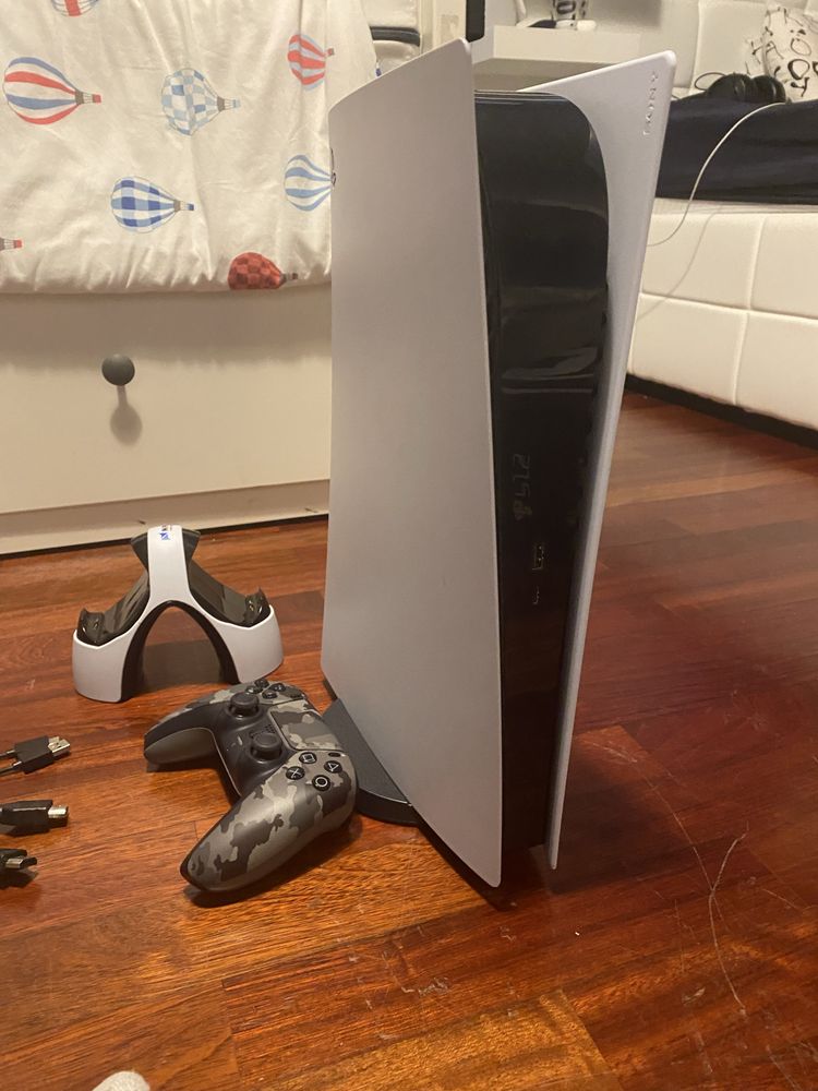ps5 digital com comando e charging dock na caixa