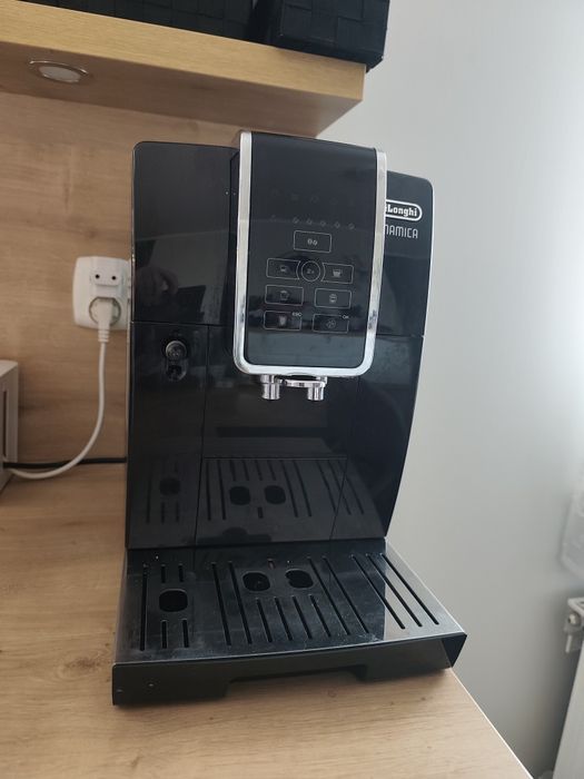 Ekspres ciśnieniowy DeLonghi Dinamica