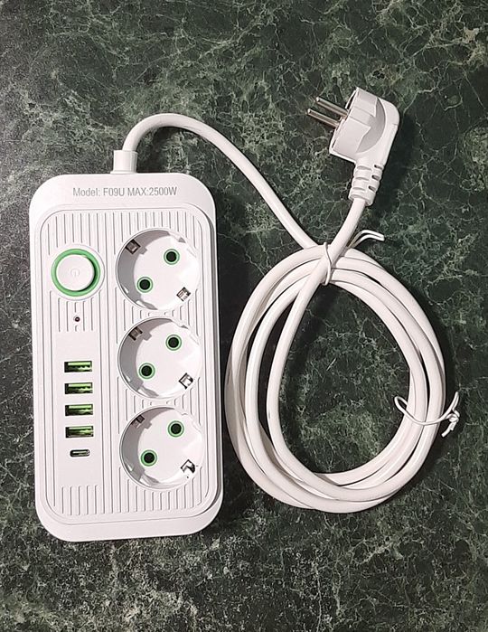 Мережевий подовжувач з роз'ємами USB та Type-c