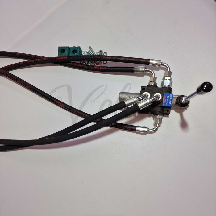 Rozdzielacz 1 Sekcyjny C-360 Hydrauliczny Zewnętrzny Od Dolnej Pokrywy