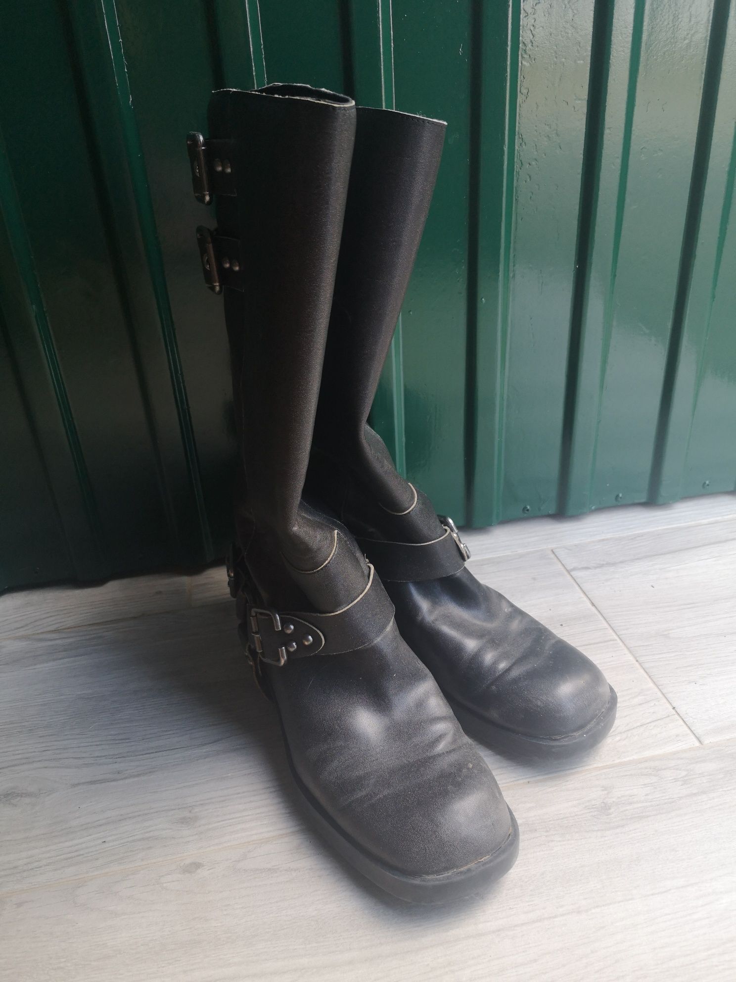 Capacete e botas senhora