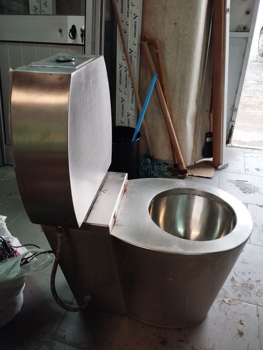 Sanita em inox com autoclismo