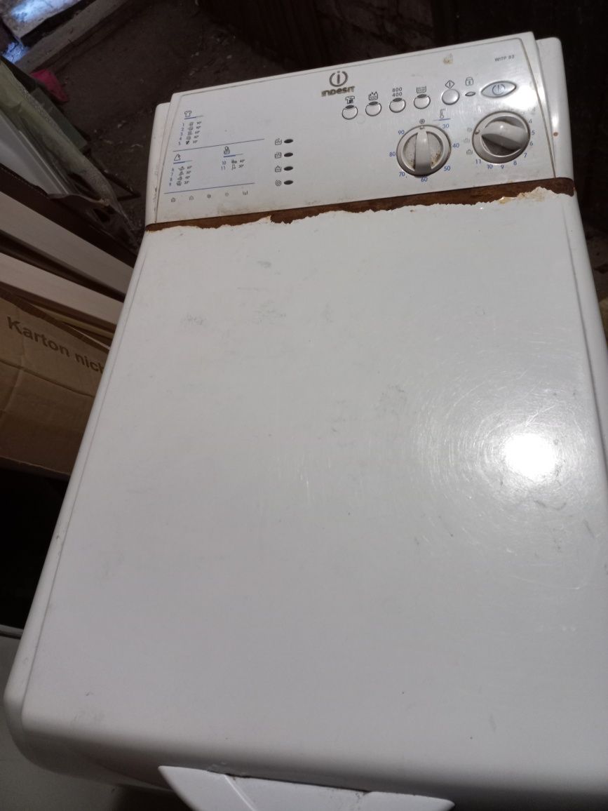 Пподам стиралку INDESIT widp82