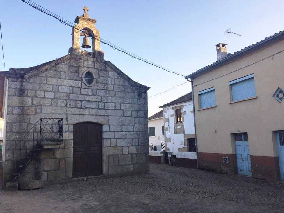 Venda terreno urbano e rústico aldeia típica concelho Fundão