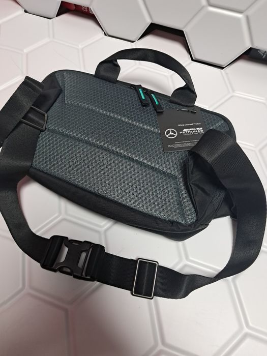 Сумка через пличе AMG Mercedes F1 team з США нова