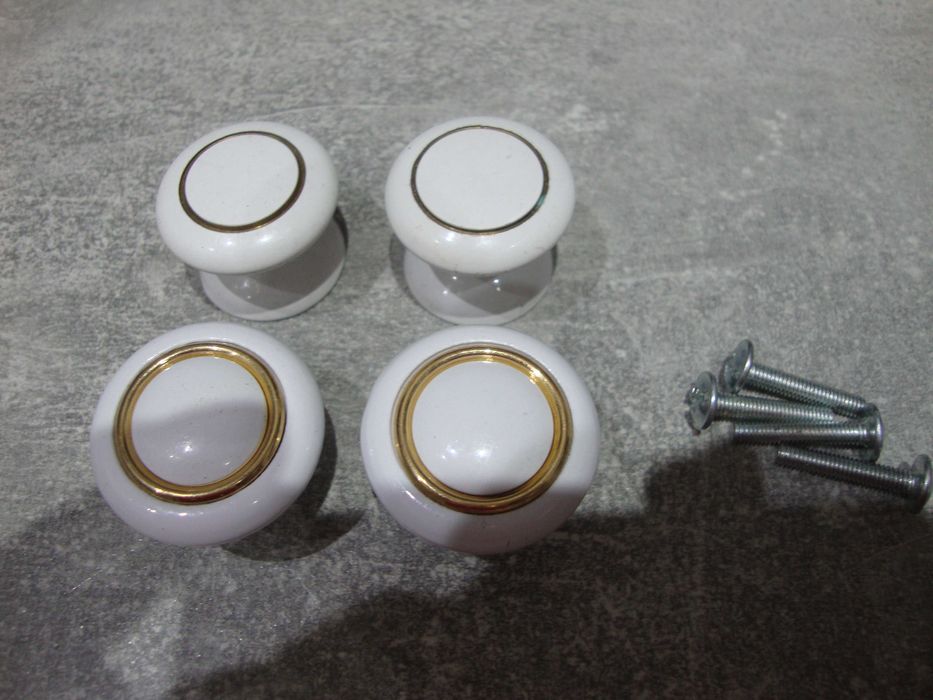 Zestaw 4 sztuki uchwyt gałka metalowy do szafka meble drzwiczki