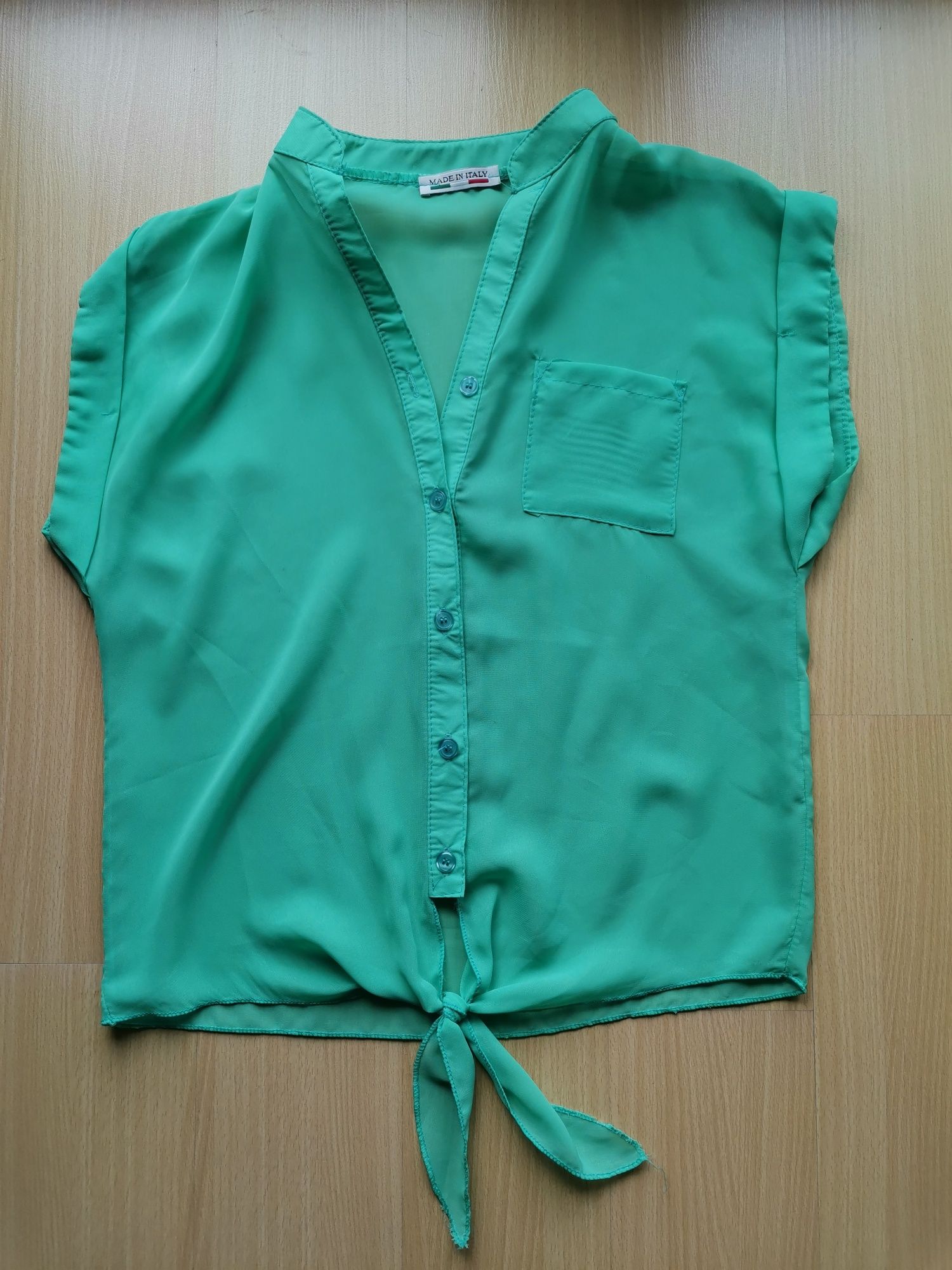 Camisa verde esmeralda