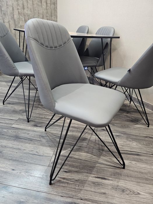 Продам стулья Обеденные 6шт. Кожзам ношки метал