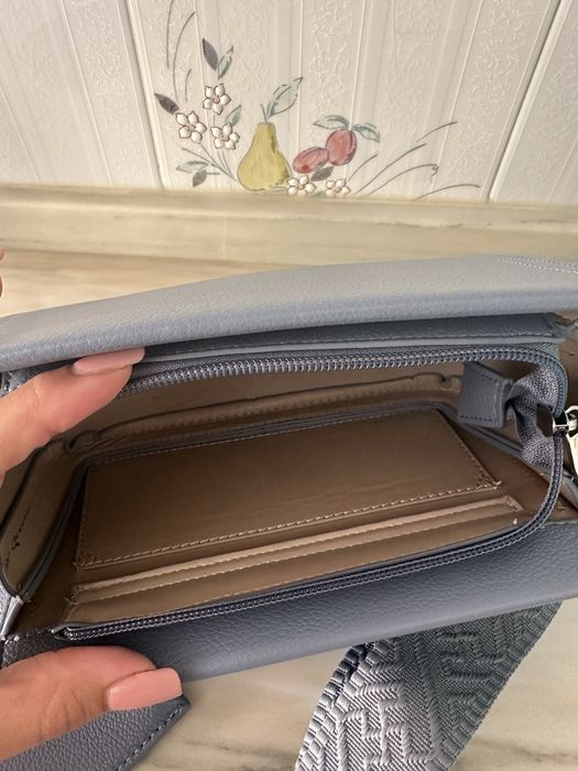 Mala com porta moedas nunca usada