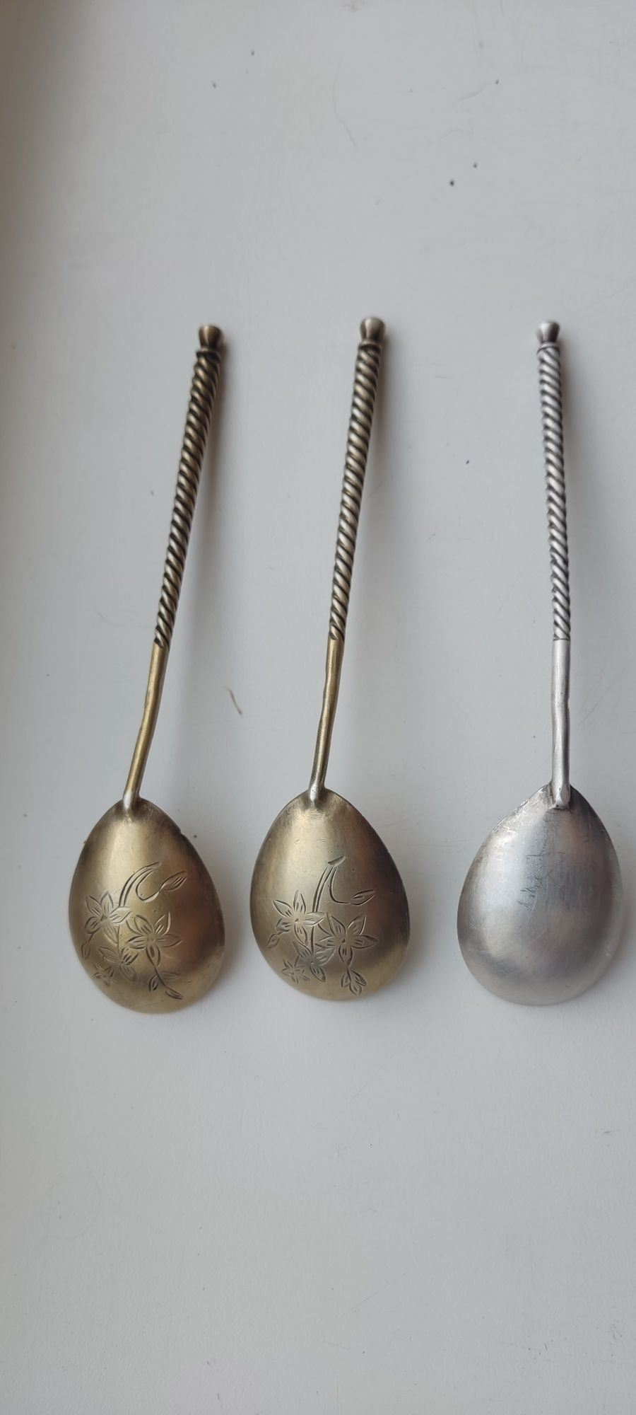 Продам серебряную ложку 3 шт.